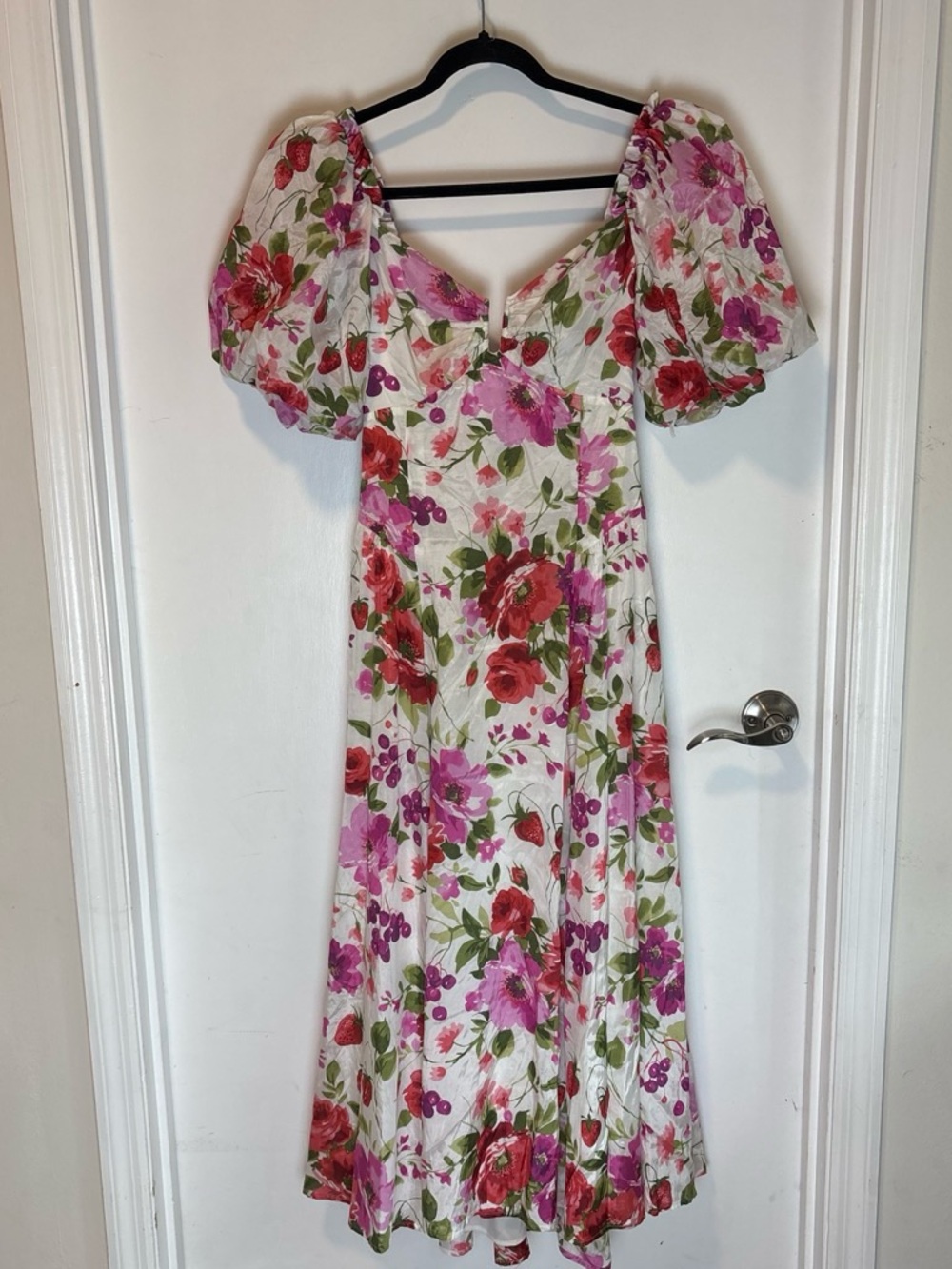 Abercrombie & Fitch Hardware Drama Puff Sleeve Strawberry Maxi Dress - MP